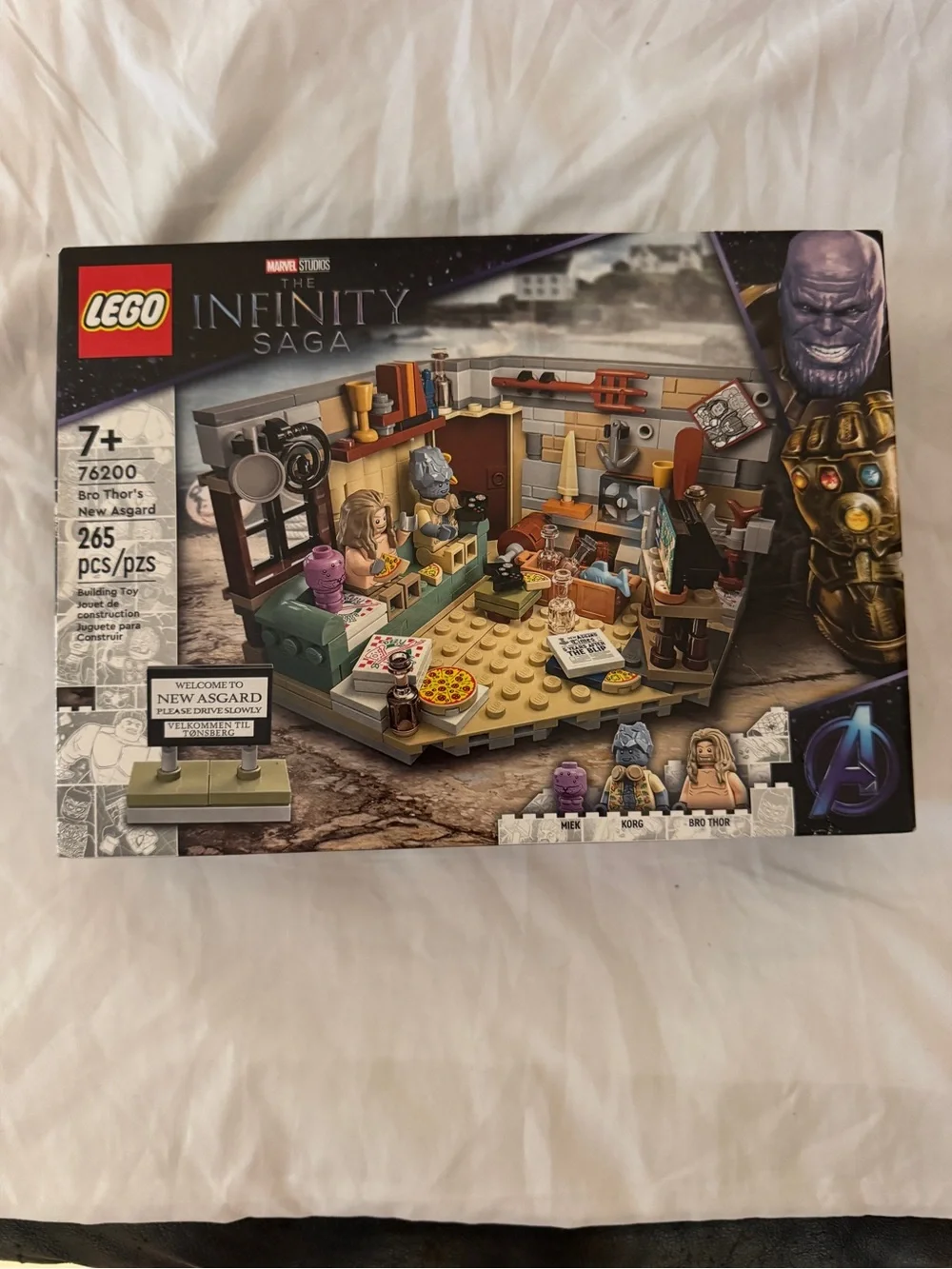 LEGO Infinity Saga Bro Thor's New Asgard Set - Tan, Green, Gray, Purple, Gold